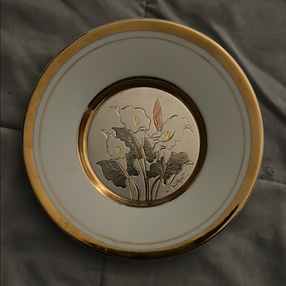 Art Of Chokin Gold and White Floral Plate